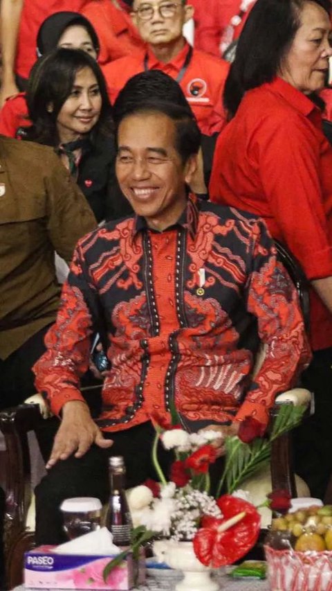 VIDEO: Jokowi Tak Hadir Saat Megawati Umumkan Mahfud Cawapres Ganjar