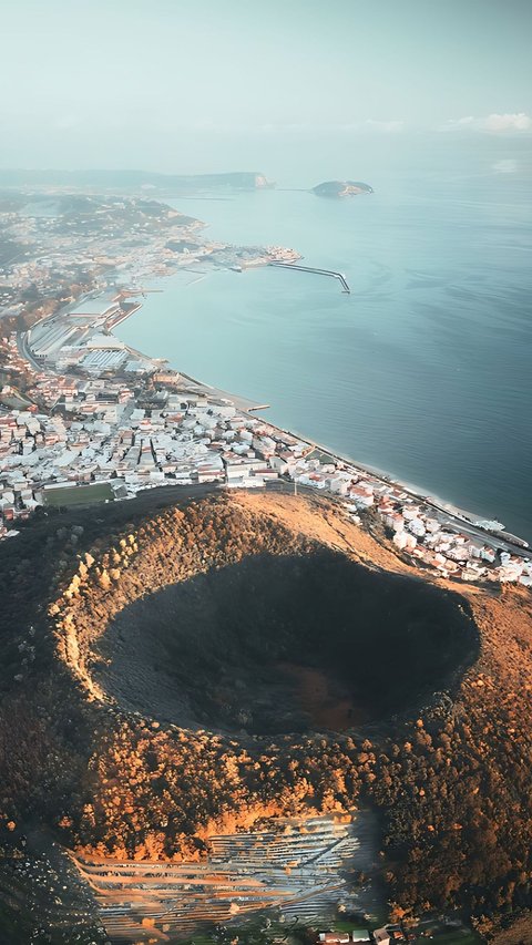 This Volcano Has the Potential to Erupt After Sleeping for 500 Years, Its Impact Could Create a 30-Meter Tsunami and Winter Worldwide