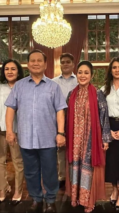 Sweet Abis! Momen Titiek Soeharto Datang ke Ultah Prabowo 'Selamat Ulang Tahun Mas Bowo'