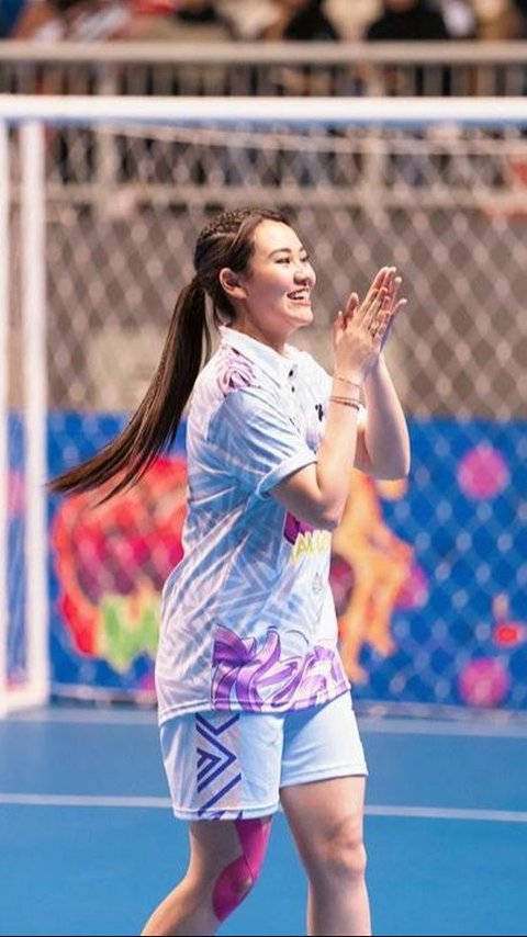Sukses Bikin Gol, Intip Pesona Aaliyah Massaid saat Ikuti Laga Amal Futsal