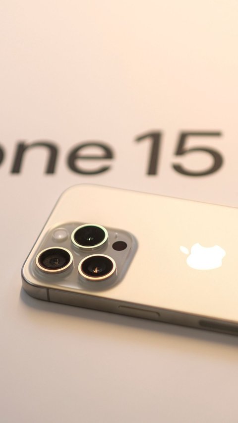 Duh Pengguna iPhone 15 Pro Keluhkan Baterai Ponsel yang Mengembung