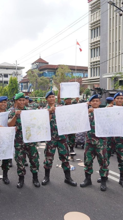 1.000 Prajurit TNI Membatik Pecahkan Rekor MURI