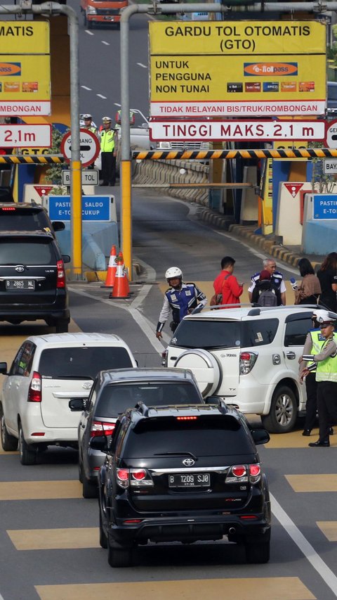 Pakai Pelat Nomor Kendaraan Bikin di Pinggir Jalan Atau Pesan Online, Memang Boleh?