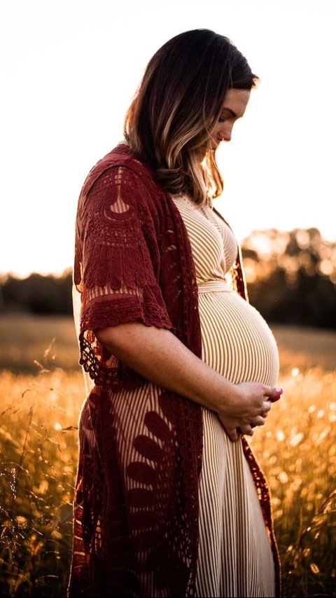 What To Eat When Pregnant: Top 10 Foods for a Happy and Healthy Pregnancy