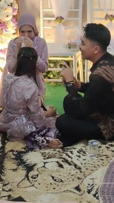 Viral Momen Seorang Anak Menangis saat Ada Pria Minta Izin Menikahi Ibunya, Warganet Ikut Terharu