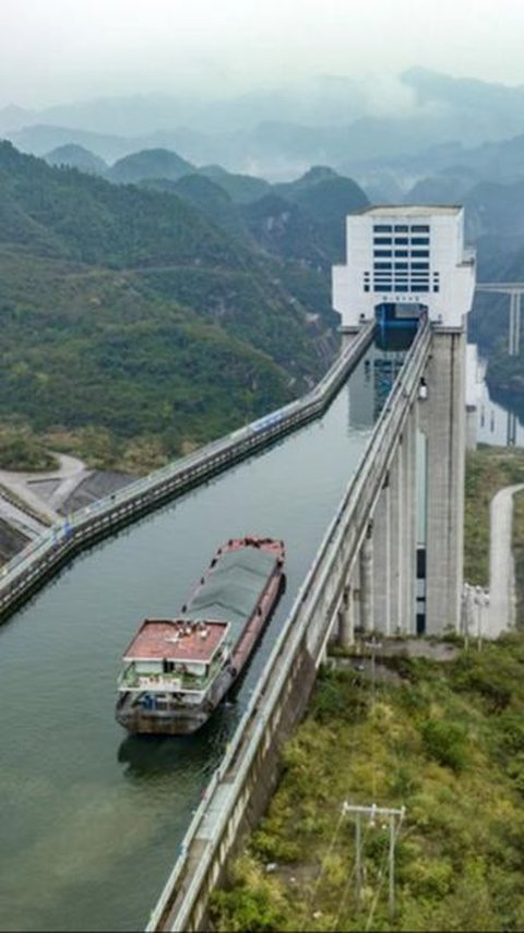 Advanced Elevator Technology that Can Lift the World's Largest Ship