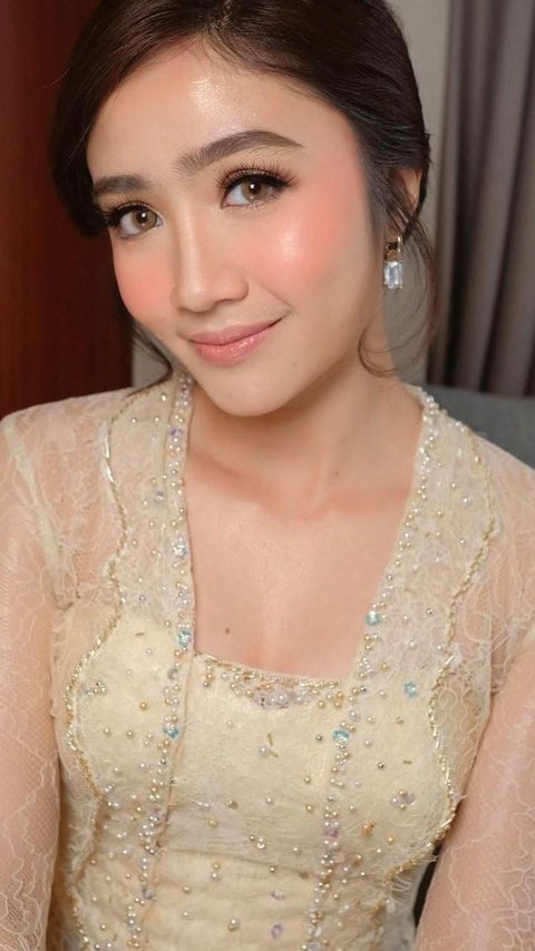 Cantik dan Anggun Febby Rastanty Berkebaya, Prilly Latuconsina 'Kaget Kirain Lamaran'