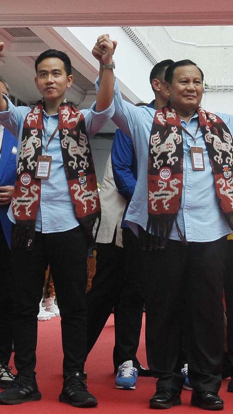 FOTO: Wajah Semringah Prabowo dan Gibran Resmi Jadi Capres-Cawapres Ketiga di Pilpres 2024