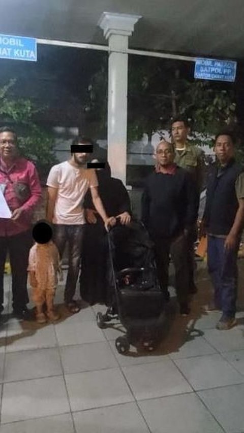 Kehabisan Duit, WNA Yordania Mengemis Bawa Balita di Bali