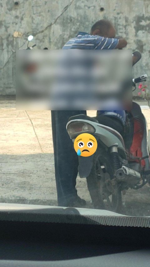 Father Cries at Gas Station After Being Humiliated by His Child: Asked to Come But the Child Doesn't Show Up, Wants to Go Back But Doesn't Have Money to Buy Gas