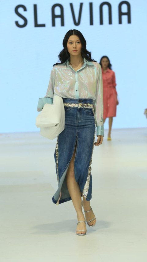 Epiphany by NAGITASLAVINA, Sulap Denim Sisa Jadi Outfit Eye Catching