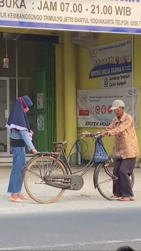 Ditonton 500 Ribu TikToker, Video Ayah dan Anak Naik Ontel di Yogyakarta Ini Bawa Kembali Kenangan Masa Kecil