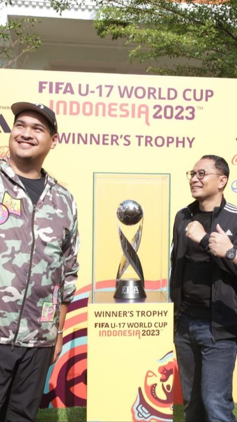 Momen Trofi Piala Dunia U-17 2023 Dipamerkan di Surabaya
