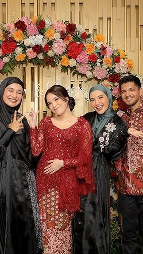 Potret Lamaran Adik Zaskia dan Shireen Sungkar, Sang Kakak Cantik Mempesona