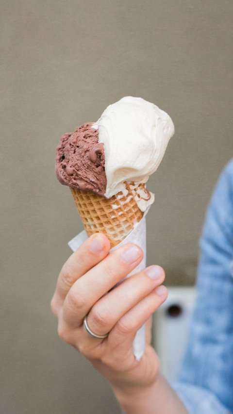 There is Ice Cream Made from Plastic Waste, Dare to Try?