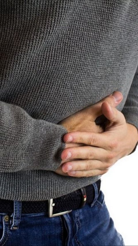 Man in India Had Stomach Pain for 2 Years After Eating Earphones, Screws and Chains