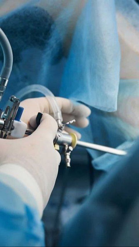 Pakistani Doctor and Motorcycle Mechanic Do 328 Illegal Kidney Transplants