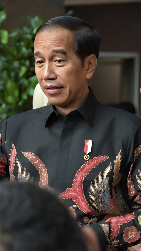 Potret Jokowi dan 3 Capres Makan Siang Bareng di Istana, Kompak Pakai Batik