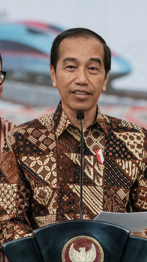 PDIP Blak-blakan Sebut Gibran dan Bobby Jadi Kepala Daerah karena Keinginan Jokowi