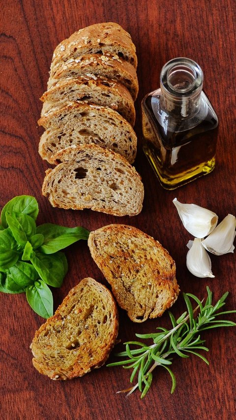 Garlic Bread Recipe at Home: 3 Creative Variants You Can Master