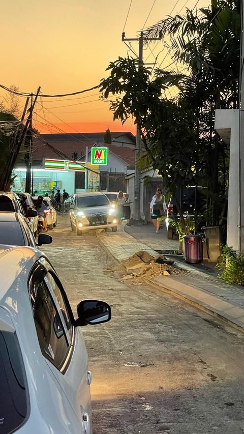 Bali's Innovative Sidewalk Project Causing Traffic Woes in Canggu