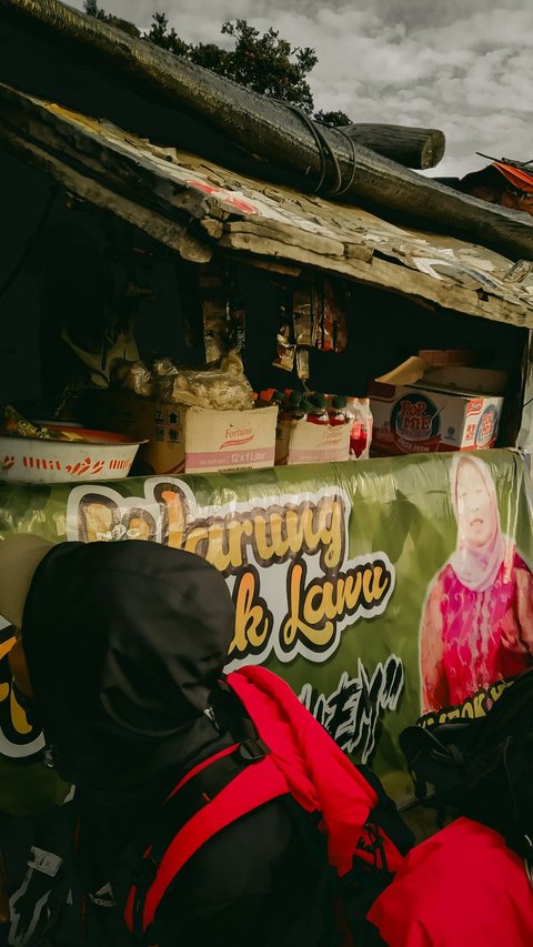 Gunung Lawu Kebakaran, Begini Kondisi Mbok Yem, Pemilik Warung Tertinggi di Indonesia