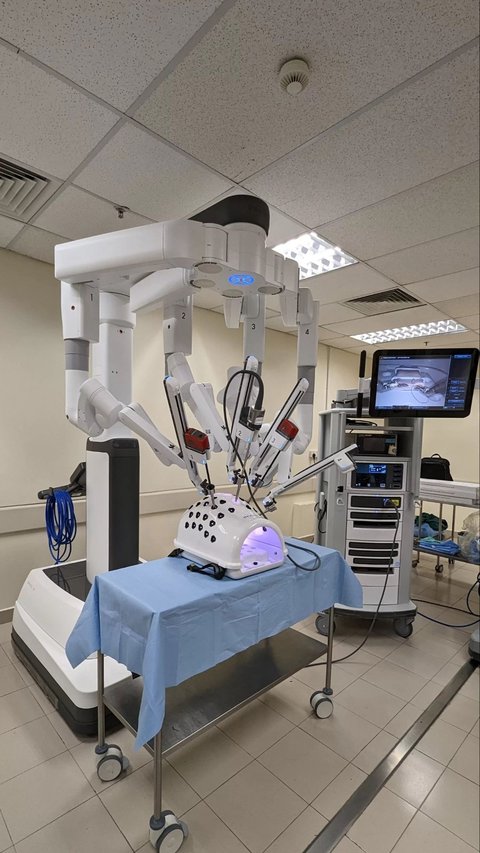 Operasi di Rumah Sakit Kini Dilakukan Robot, Benarkah Lebih Baik Dibanding Dokter?