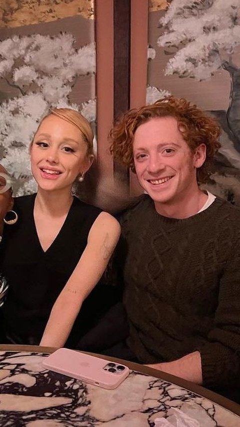 Ariana Grande and Ethan Slater are Reportedly Living Together