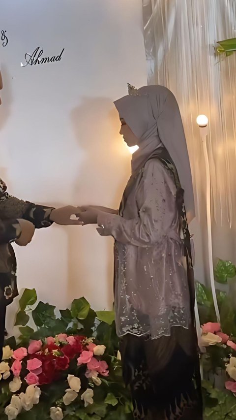 Video Viral Momen Pertunangan yang Dingin, Ekspresi Saat Pasangan Tukar Cincin Jadi Misteri