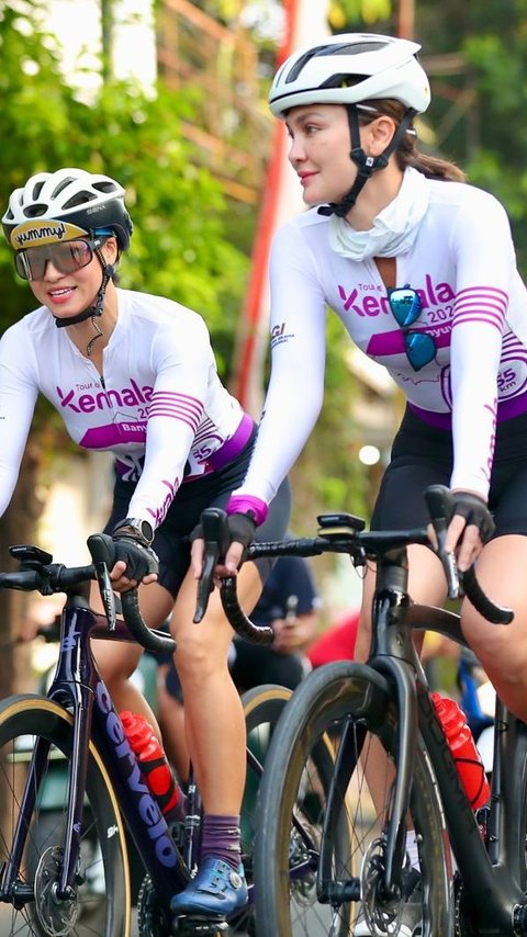 Gowes di Tour of Kemala, Luna Maya dan Nirina Zubir: Banyuwangi Menyenangkan!