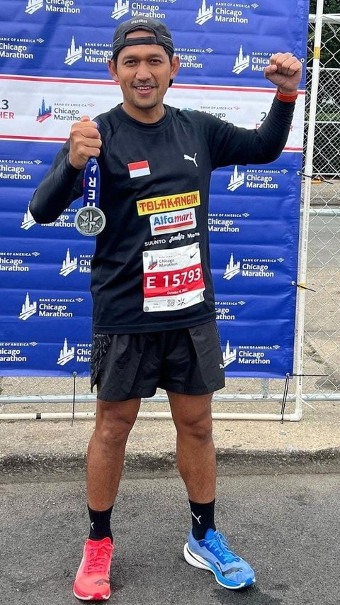 Potret Ibnu Jamil Sukses Ikut Chicago Marathon, Ririn 'Finish Full Senyum Tetep Keceh'
