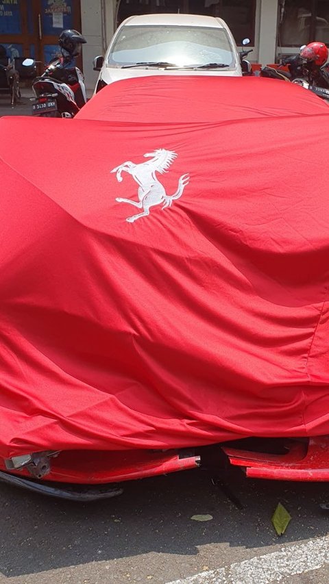 Ringsek Usai Kecelakaan di Senayan, Ini Spesifikasi Ferrari Berkecepatan 325 Km per Jam