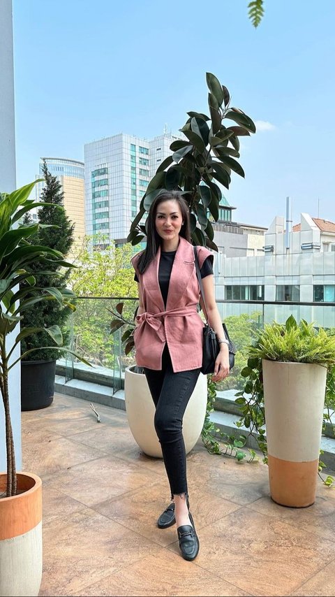 Still Happy Alone, Here's the Latest News about Christy Jusung, Former Wife of Hengky Kurniawan, who is More Charming at the Age of 40