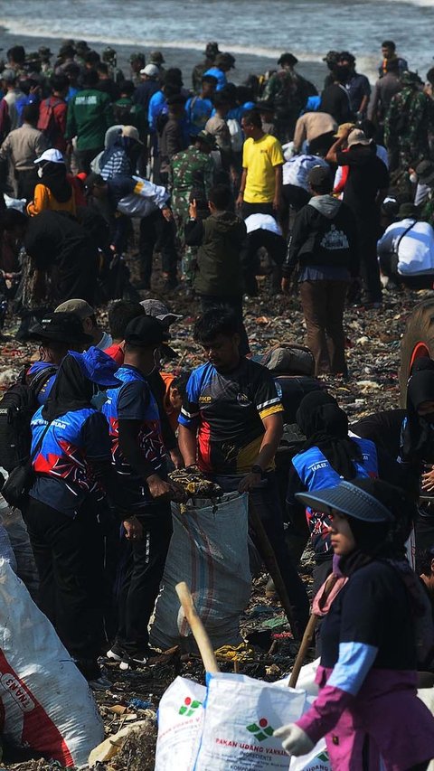 Ini Deretan Pantai Terkotor di Indonesia, Ada Pantai Marunda Jakarta!