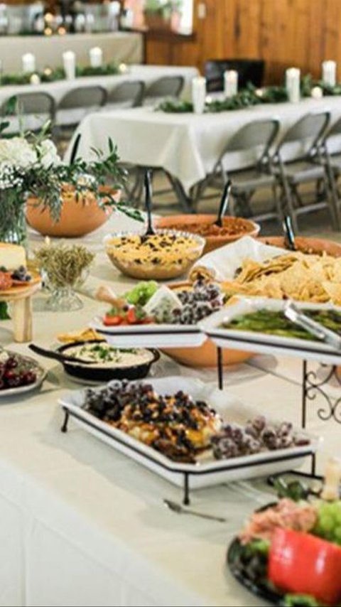 Parents Rarely Socialize, 1,000 Portions of Food at Child's Wedding Thrown Away because No Residents Came