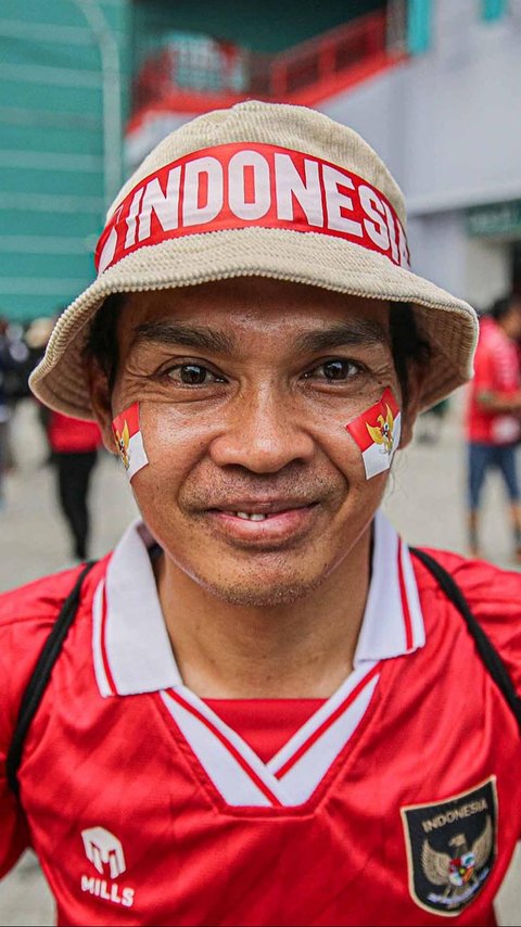 FOTO: Antusiasme Suporter Timnas Indonesia Serbu Gelora Bung Tomo Jelang Pembukaan Piala Dunia U-17
