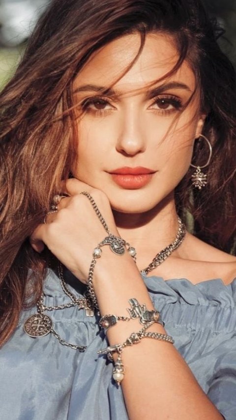 8 Most Beautiful Armenian Actresses