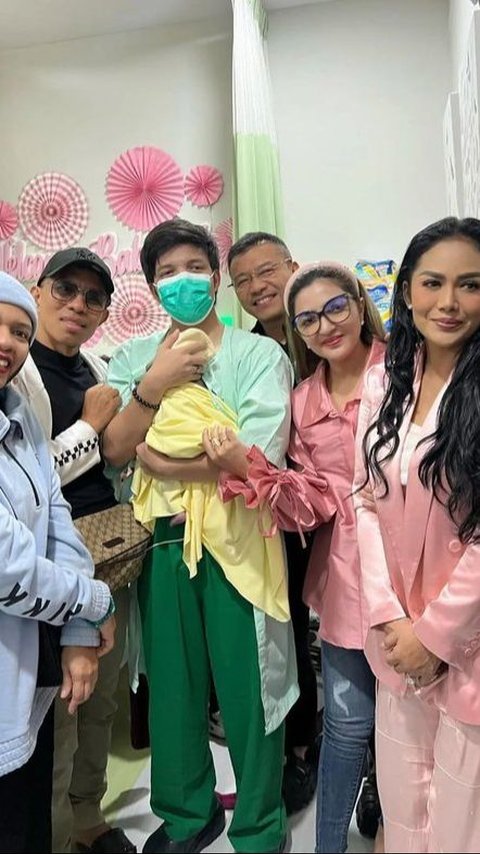 Melahirkan Anak Kedua di Tanggal Cantik, Intip Potret Perjalanan Kehamilan Aurel Hermansyah