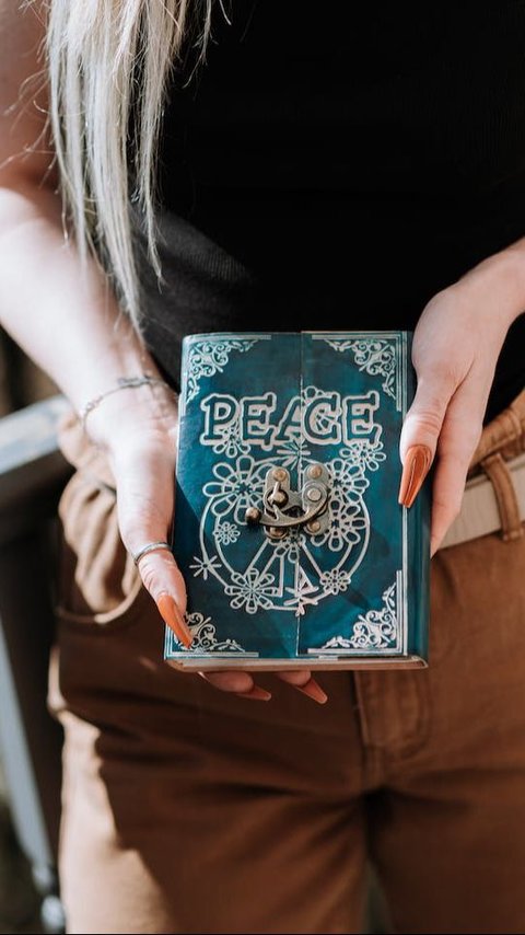 55 Peace Quotes To Bring Calmness To Your Mind And Heart