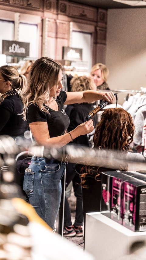 Unveiling the Must-Have Equipment of a Hair Stylist for Creating Perfect Hairdos