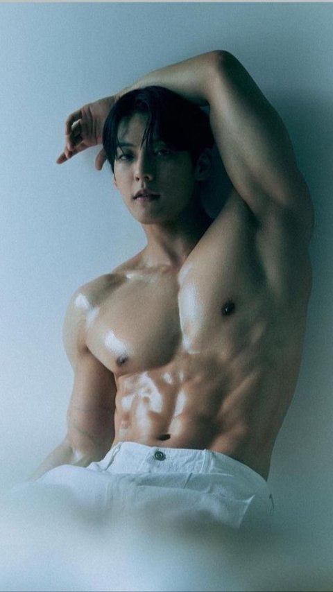 Latest Portrait of Minhyuk BTOB Showing Athletic Body, Fans Excited!