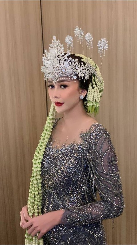 Cantiknya Aura Kasih Jadi 'Pengantin Sunda', Bikin Warganet Terpesona! Ini Foto-Fotonya