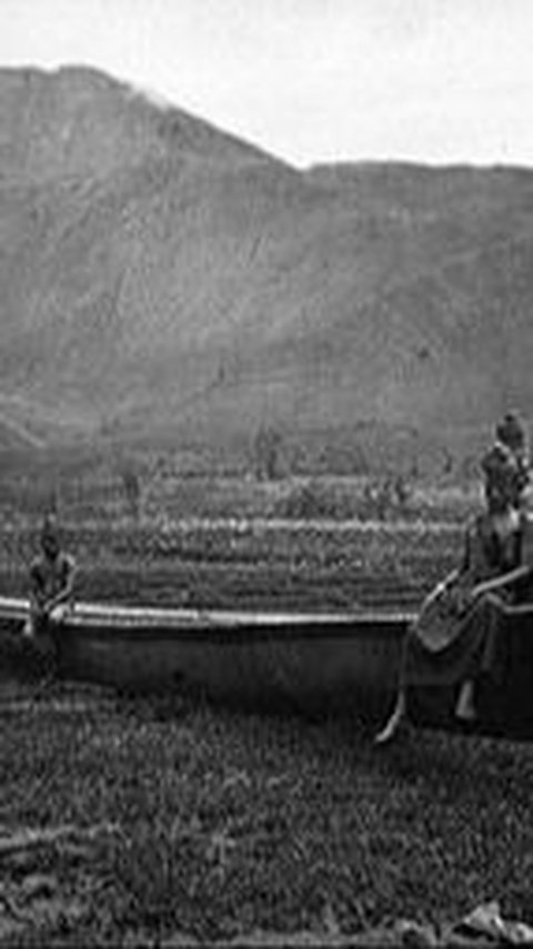Mengenal Mangebang Solu Bolon, Tradisi Perkenalan Kapal Angkut Massal di Danau Toba