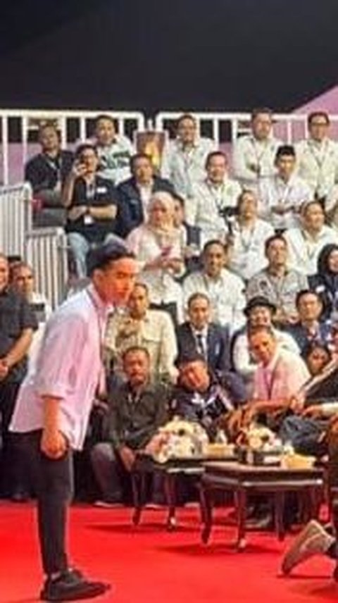 Pujian Setinggi Langit Demokrat untuk Gibran yang Membungkuk Hormat pada Megawati