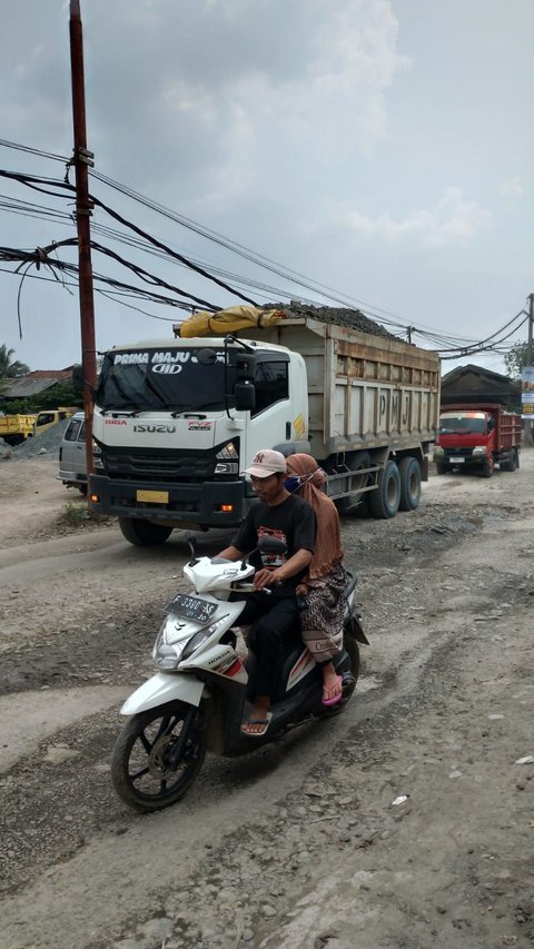 Jerit Warga Parung Panjang Bertahun-tahun Pasrah Lewat Jalan Rusak, Berulang Kali Diadukan Tapi Tak juga Diperbaiki