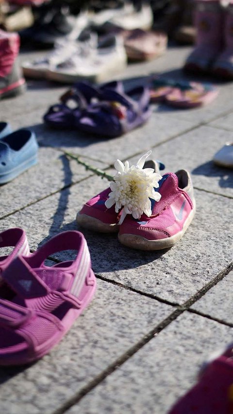 FOTO: Pajang Ribuan Sepatu, Warga Seoul Desak Genosida di Jalur Gaza Dihentikan