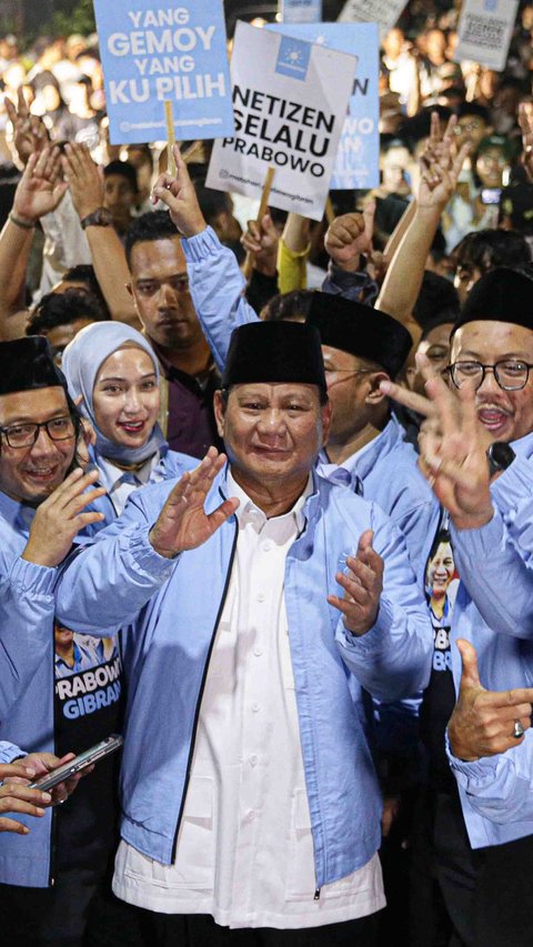 AHY Pamerkan Tiga Hasil Survei di Depan Prabowo: Kita Unggul 42-45 persen, Bisa Menang Satu Putaran