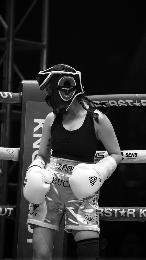 Diberi Oksigen Usai Pertandingan8 Foto Zara Adhisty Saat Ikut Pertandingan Superstar Knockout!