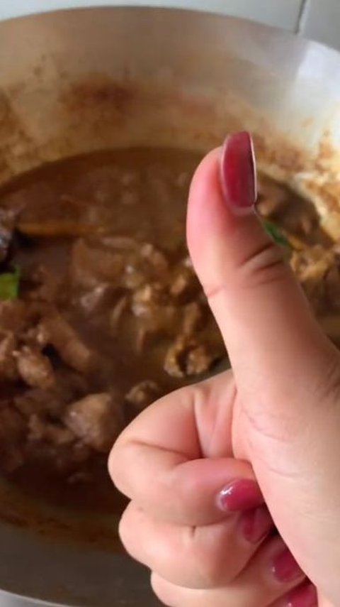 Viral Emak-emak Pakai Paracetamol saat Masak Rendang Agar Daging Empuk,  Aksinya Tuai Perdebatan Warganet