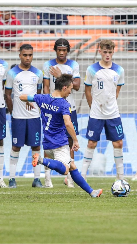 FOTO: Aksi Uzbekistan Tampil Menggebrak dan Sukses Singkirkan Inggris dari Piala Dunia U-17 2023 di Babak 16 Besar
